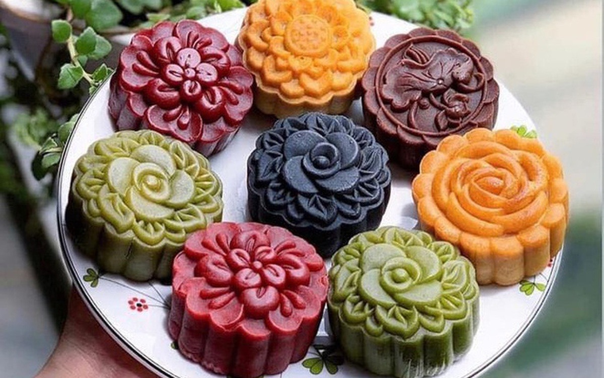 Bánh nướng, bánh dẻo là món ăn không thể thiếu trong dịp Trung thu.