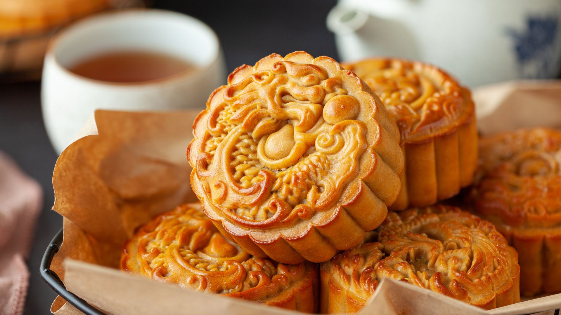 Ăn bánh Trung thu sao cho vừa ngon, vừa không lo tăng cân?