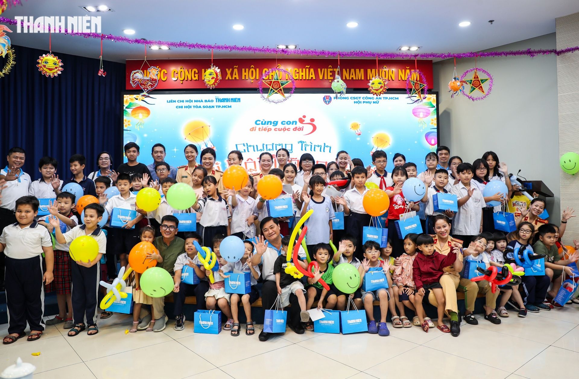 Nụ cười trong veo của trẻ thơ chính là món quà vô giá, tiếp thêm niềm tin và động lực để cùng nhau gieo yêu thương, nuôi dưỡng những mầm xanh tương lai.