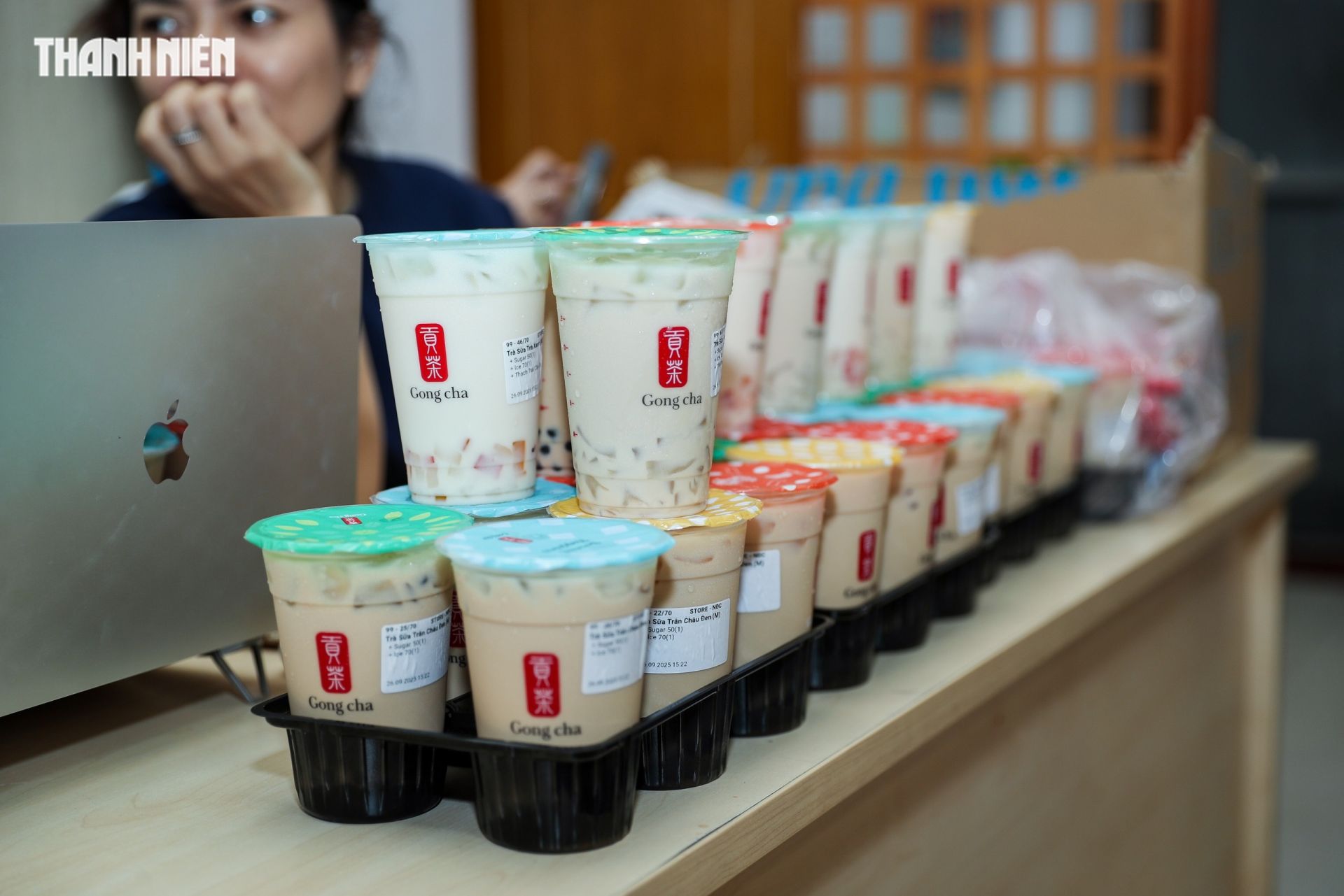 Trà sữa Gong Cha tiếp sức các bé vui chơi tết Trung thu tại Báo Thanh Niên.