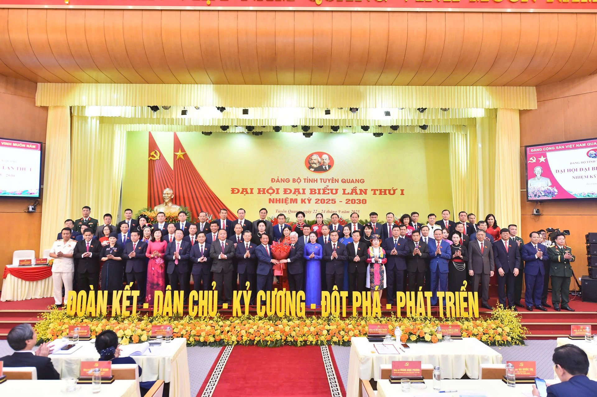 Đại hội đại biểu Đảng bộ tỉnh Tuyên Quang lần thứ I, nhiệm kỳ 2025 - 2030 xác định quan điểm, mục tiêu, chỉ tiêu, khâu đột phá, nhiệm vụ trọng tâm và giải pháp phát triển của Đảng bộ tỉnh Tuyên Quang nhiệm kỳ 2025-2030.