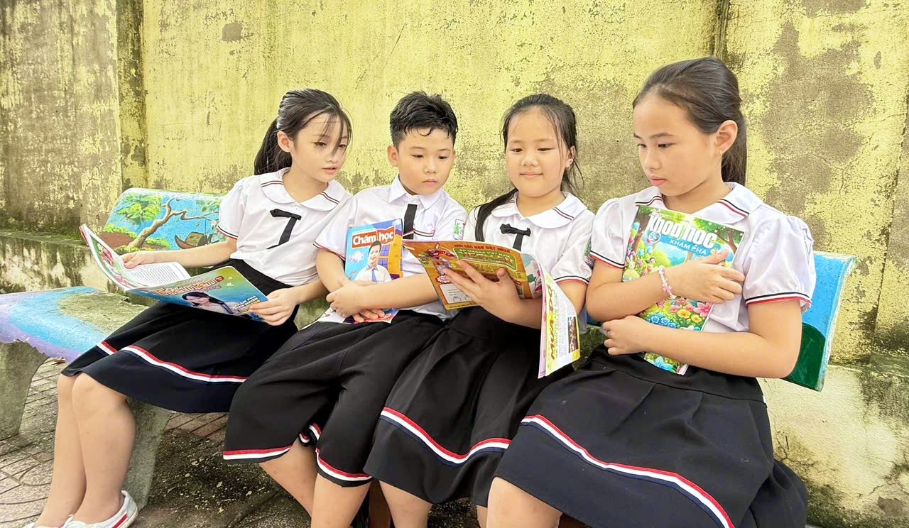 báo Đội tại trường Tiểu học Đức Yên (xã Đức Thọ - Hà Tĩnh) đã sôi nổi báo Đội tại trường Tiểu học Đức Yên (xã Đức Thọ - Hà Tĩnh) đã sôi nổi