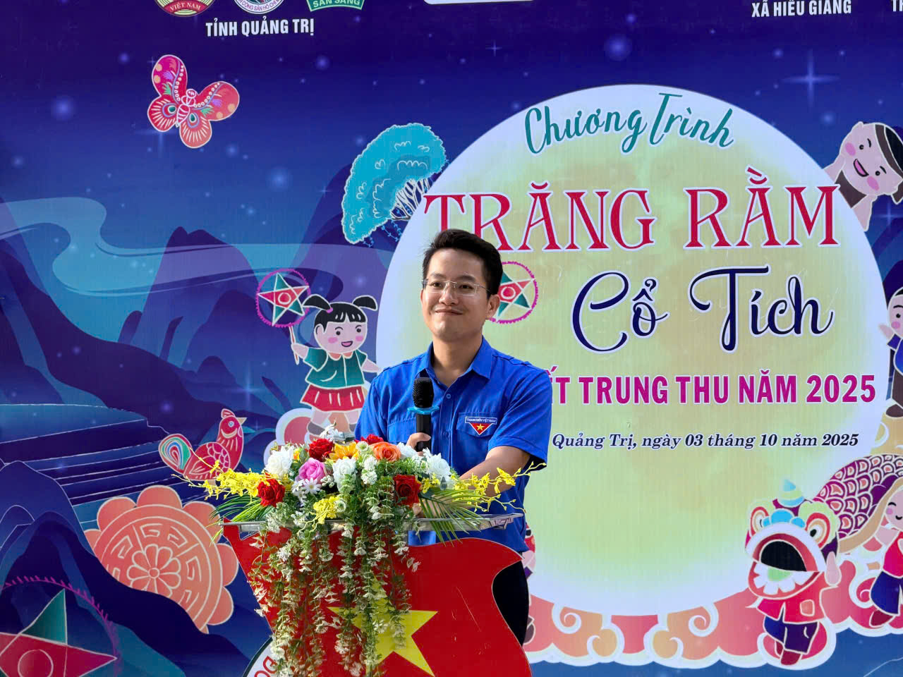 Anh Đinh Trung Hiếu phát biểu tại chương trình.