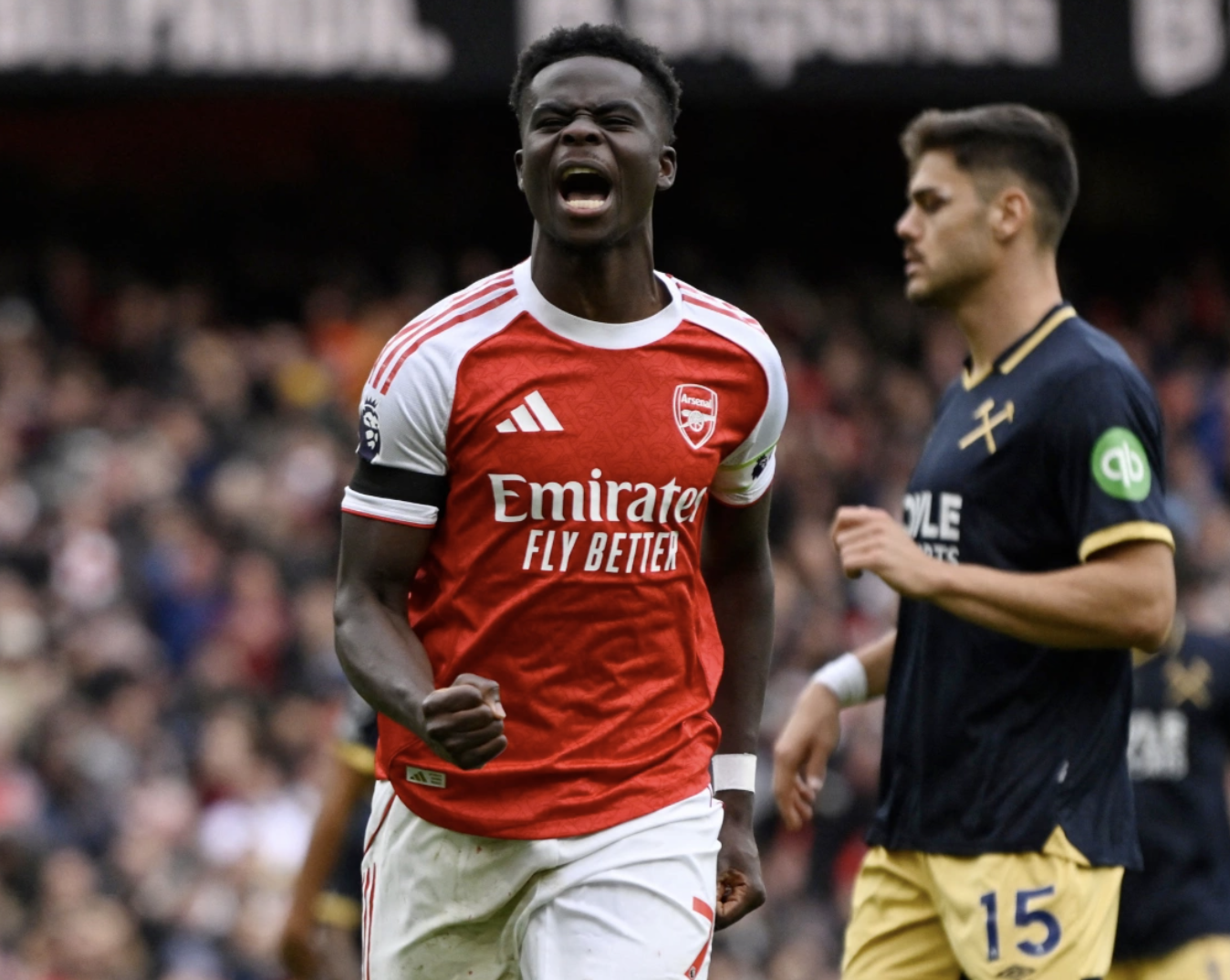 Bukayo Saka ghi bàn quyết định.