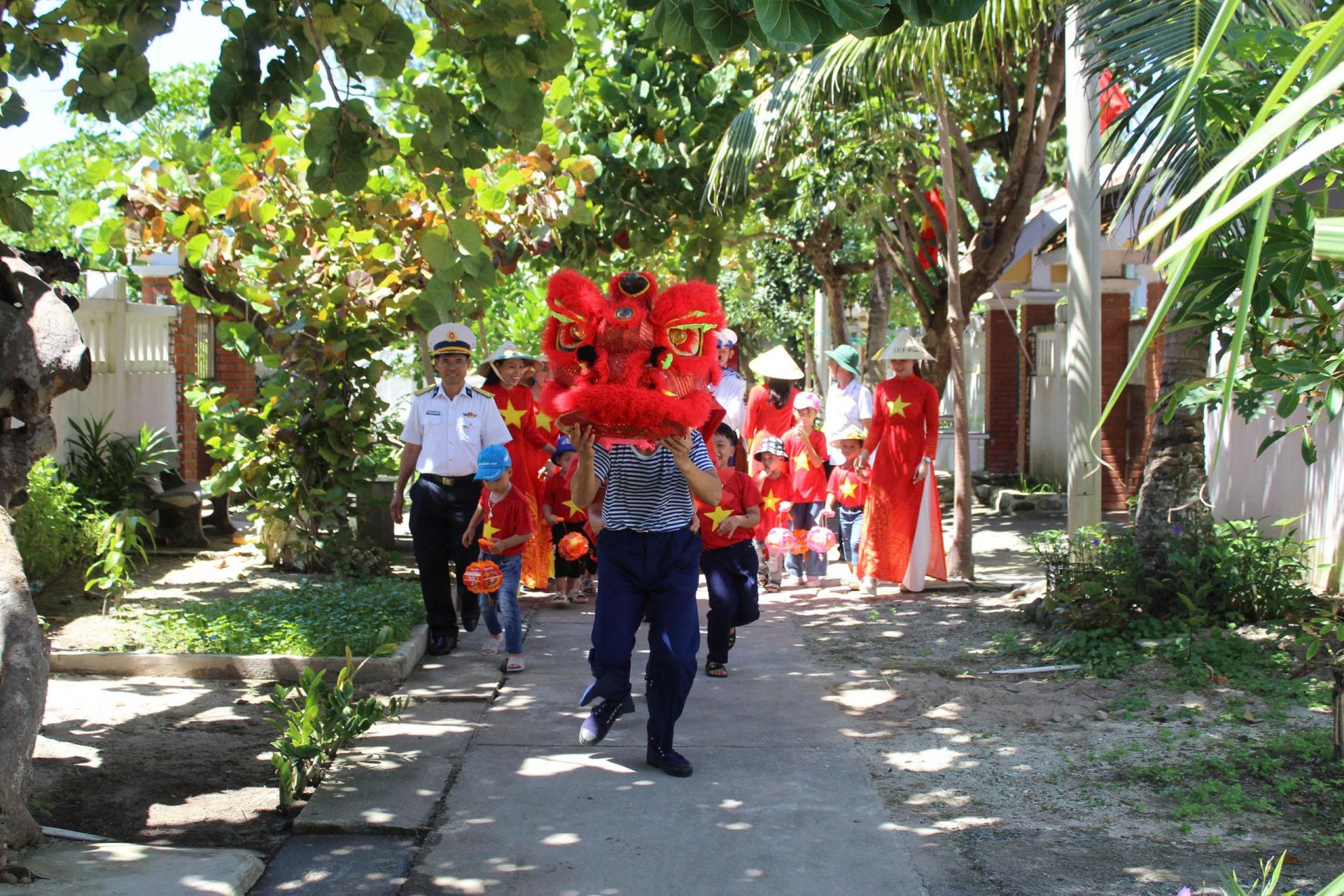 Múa lân tại Đặc khu Trường Sa.