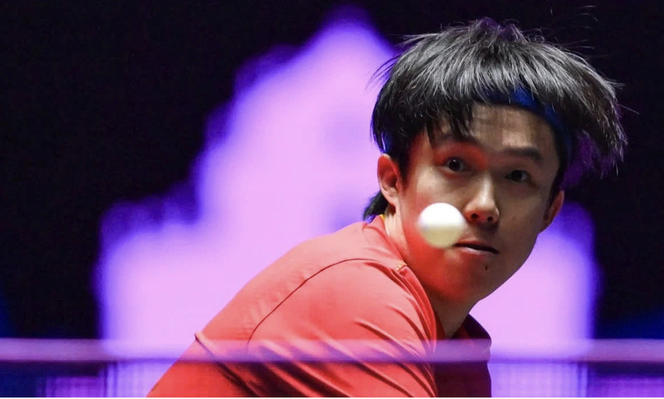 Wang Chuqin tại giải bóng bàn WTT Champions ở Macau tháng 9/2025. Chiến thắng 4-0 trước Hugo Calderano ở chung kết WTT Champions giúp Wang Chuqin trở lại vị trí số một bóng bàn đơn nam thế giới.