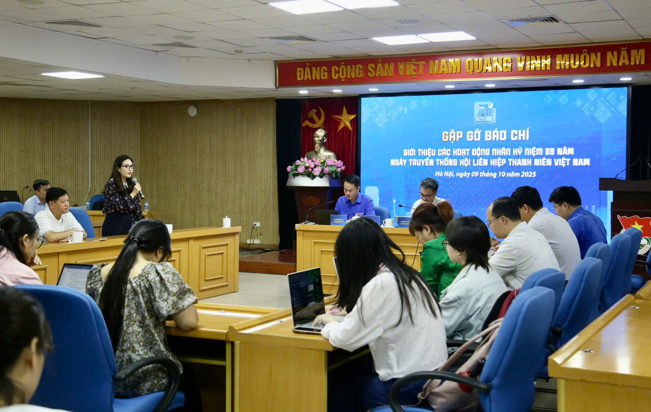 Toàn cảnh chương trình gặp gỡ báo chí của Hội LHTN Việt Nam. Toàn cảnh chương trình gặp gỡ báo chí của Hội LHTN Việt Nam.
