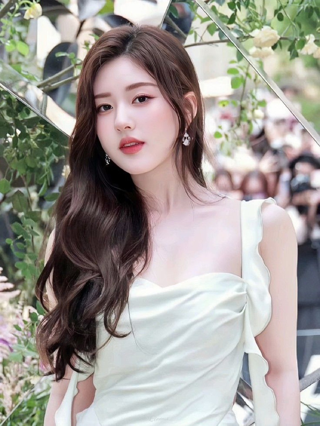 Triệu Lộ Tư là ngôi sao số 1 trên mạng xã hội Douyin. Triệu Lộ Tư là ngôi sao số 1 trên mạng xã hội Douyin.