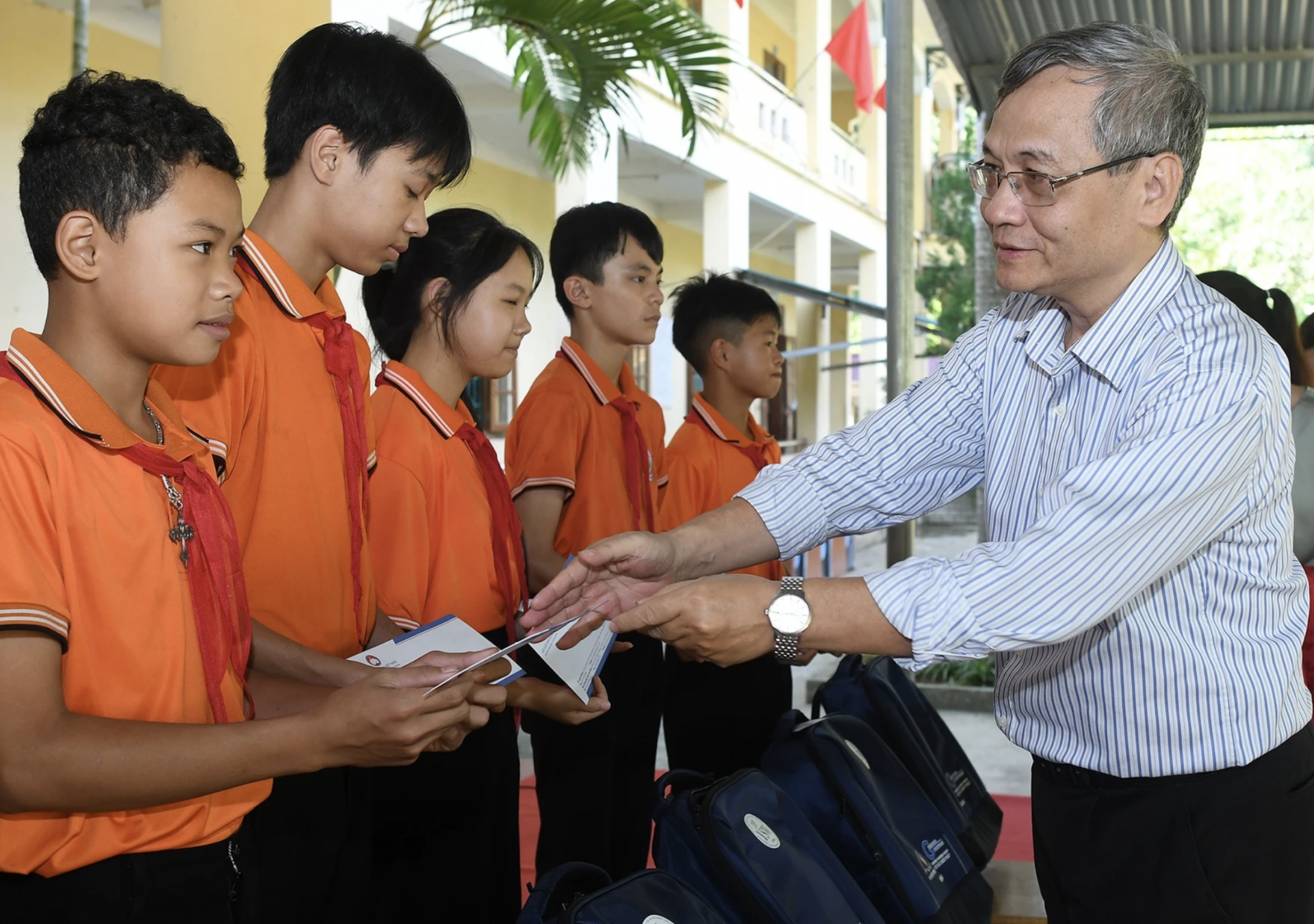 Ông Đỗ Quang Dũng - Phó chủ tịch chuyên trách Hội Xuất bản Việt Nam. Ông Đỗ Quang Dũng - Phó chủ tịch chuyên trách Hội Xuất bản Việt Nam.