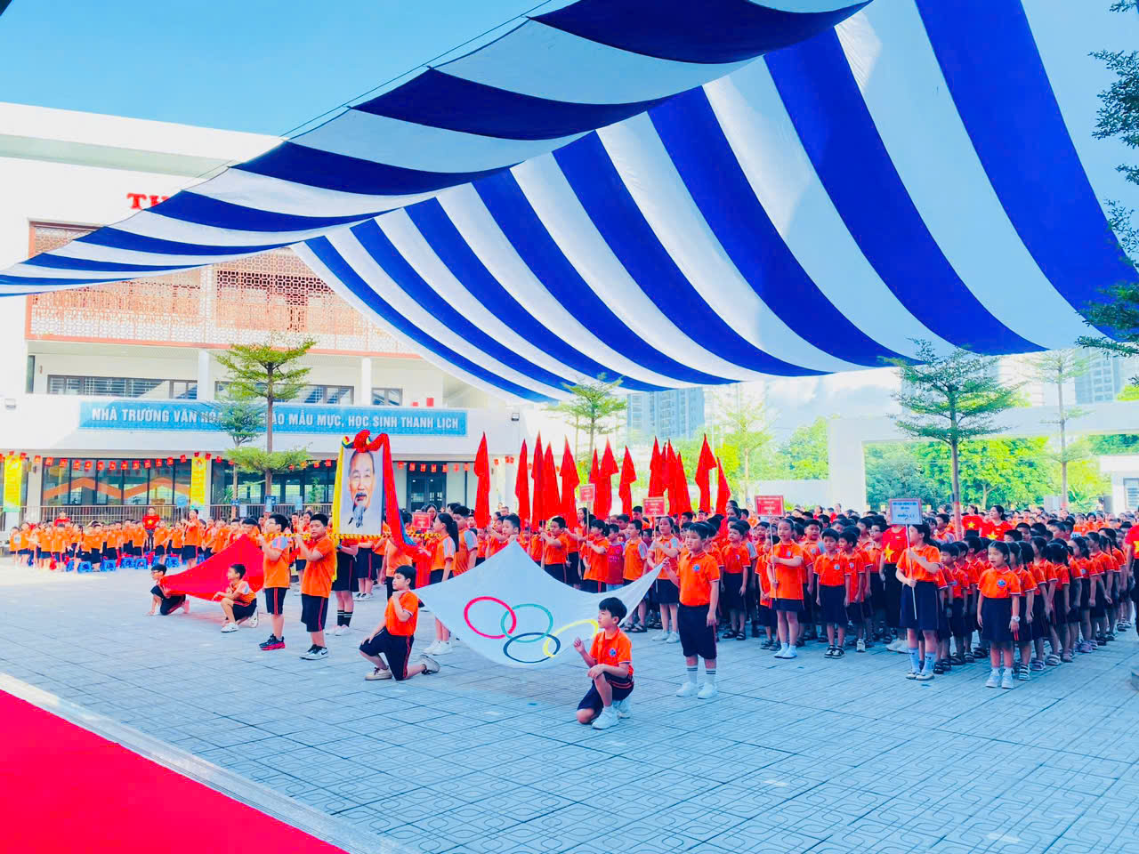 Lễ khai mạc Hội khỏe Phù Đổng của trường Tiểu học Trần Phú.