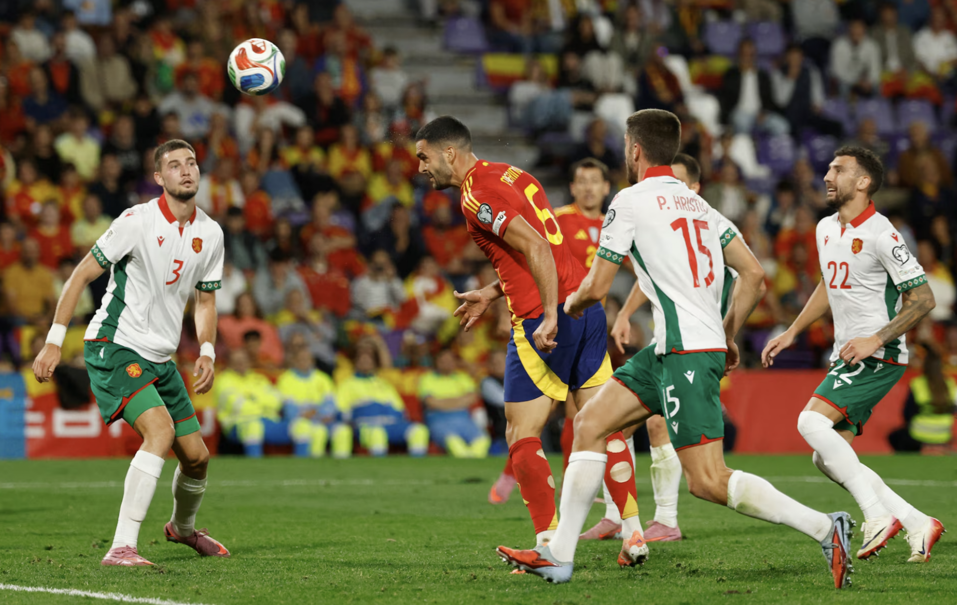 Mikel Merino lập cú đúp trong trận Tây Ban Nha thắng Bulgaria 4-0. Mikel Merino lập cú đúp trong trận Tây Ban Nha thắng Bulgaria 4-0.