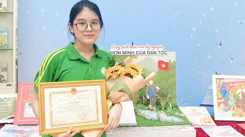 Cô học trò nhỏ lan tỏa văn hoá đọc