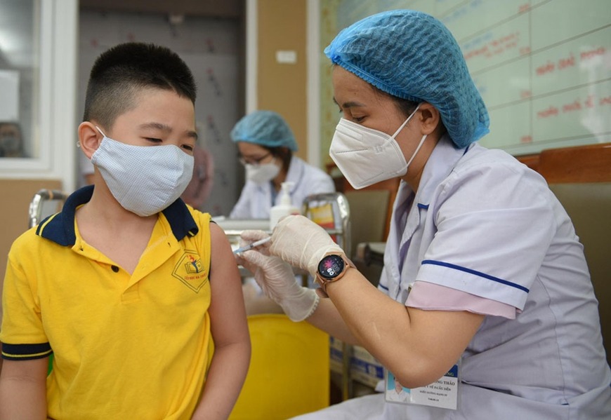 TP. Hà Nội sẽ tổ chức tiêm bù vắc-xin cho trẻ em tại các trường mầm non, tiểu học. TP. Hà Nội sẽ tổ chức tiêm bù vắc-xin cho trẻ em tại các trường mầm non, tiểu học.