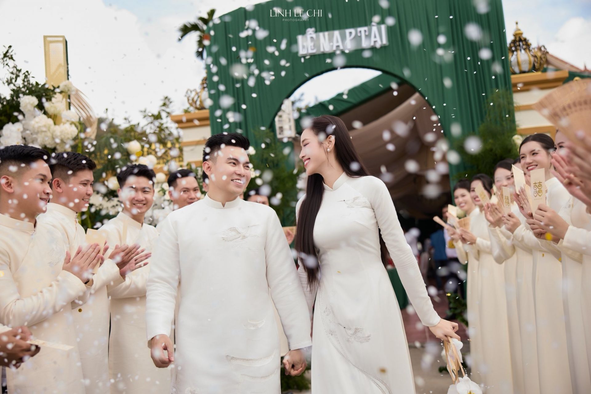 Hình ảnh được nàng hậu chia sẻ vào ngày trọng đại trong đời. Hình ảnh được nàng hậu chia sẻ vào ngày trọng đại trong đời.