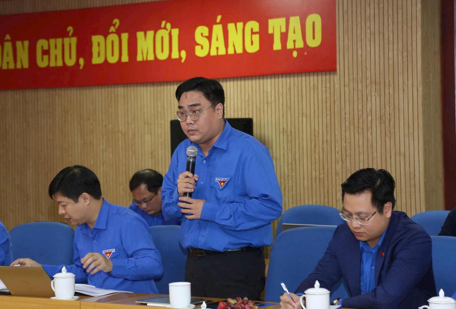 Hội nghị đã lắng nghe nhiều ý kiến góp ý từ cán bộ Đoàn, đoàn viên và thanh niên. Hội nghị đã lắng nghe nhiều ý kiến góp ý từ cán bộ Đoàn, đoàn viên và thanh niên.