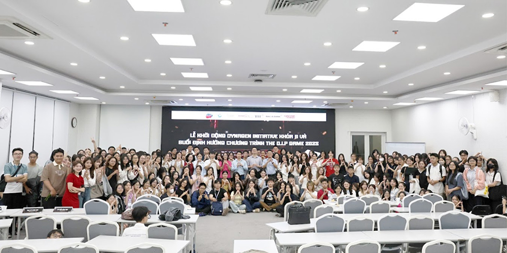 Lễ Khởi động Dynagen Initiative tại Học viện Ngoại giao thu hút đông đảo sinh viên tham dự. Lễ Khởi động Dynagen Initiative tại Học viện Ngoại giao thu hút đông đảo sinh viên tham dự.