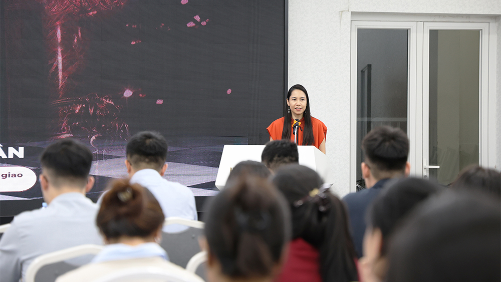 Lê Thị Ngọc Hân, Phó Trưởng khoa Chính trị Quốc tế và Ngoại giao, Học viện Ngoại giao, phát biểu tại Lễ Khởi động Lê Thị Ngọc Hân, Phó Trưởng khoa Chính trị Quốc tế và Ngoại giao, Học viện Ngoại giao, phát biểu tại Lễ Khởi động
