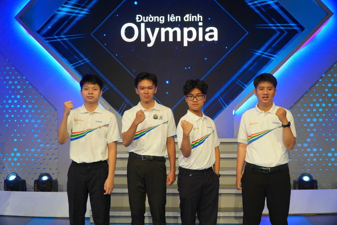 4 thí sinh tham dự chung kết Đường lên đỉnh Olympia. 4 thí sinh tham dự chung kết Đường lên đỉnh Olympia.