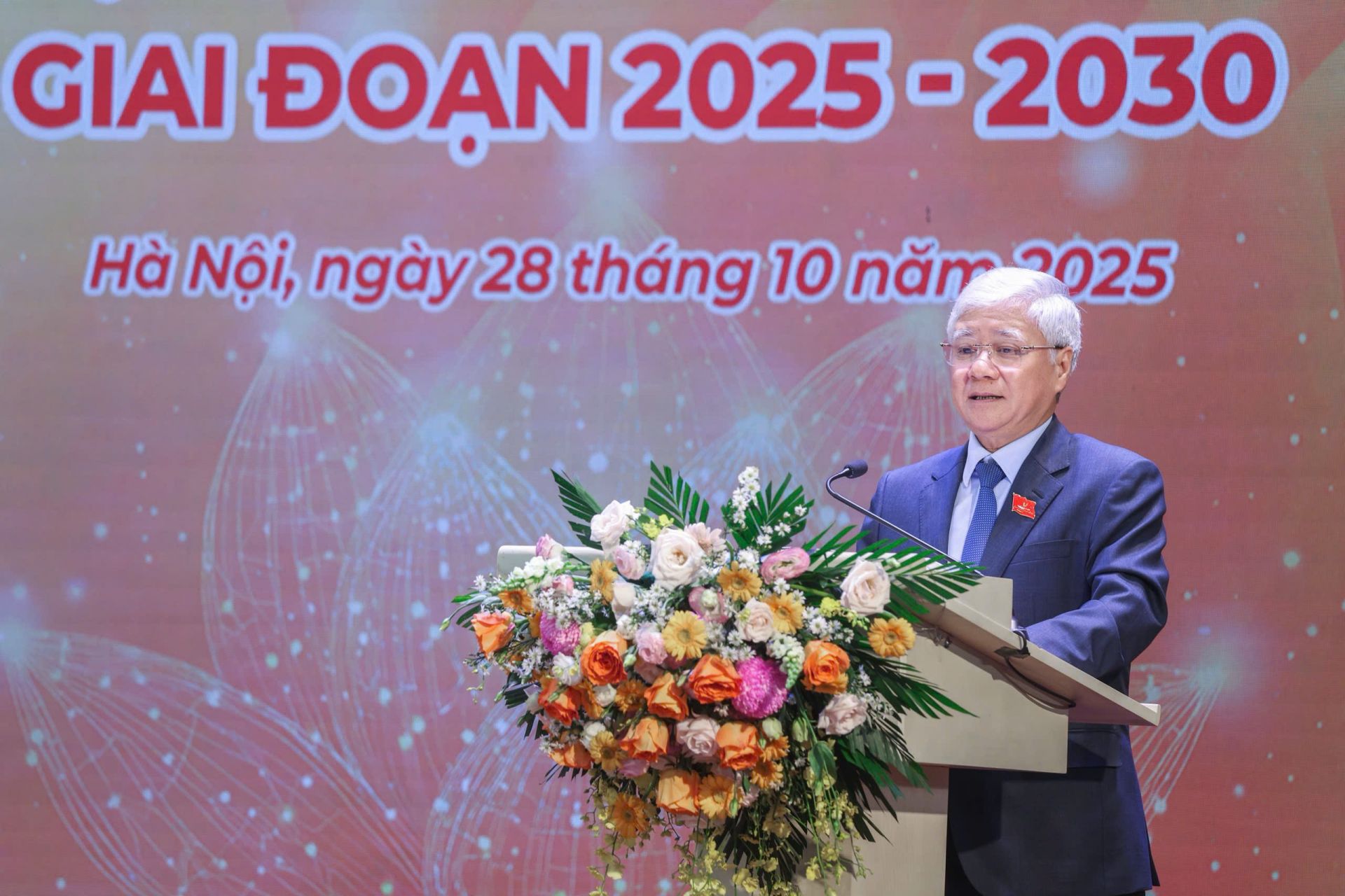 Chủ tịch Ủy ban T.Ư MTTQ Việt Nam Đỗ Văn Chiến phát biểu tại đại hội. Chủ tịch Ủy ban T.Ư MTTQ Việt Nam Đỗ Văn Chiến phát biểu tại đại hội.