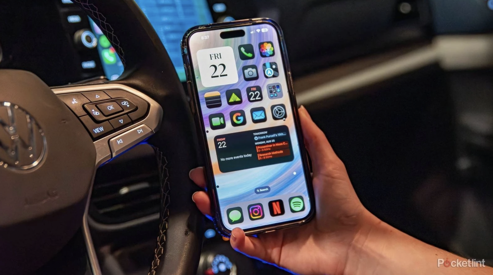 Apple cho biết các chấm tròn chuyển động có thể hỗ trợ giảm say xe. Apple cho biết các chấm tròn chuyển động có thể hỗ trợ giảm say xe.