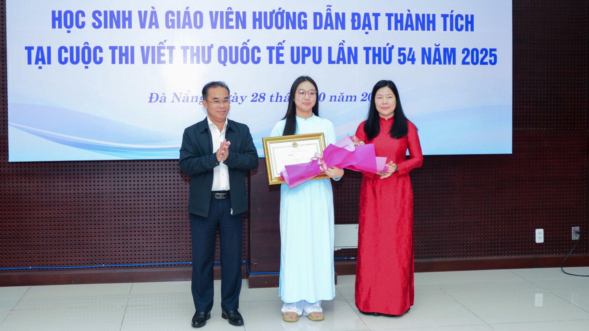 Đà Nẵng tuyên dương học sinh đạt giải Nhì quốc tế Cuộc thi Viết thư UPU lần thứ 54