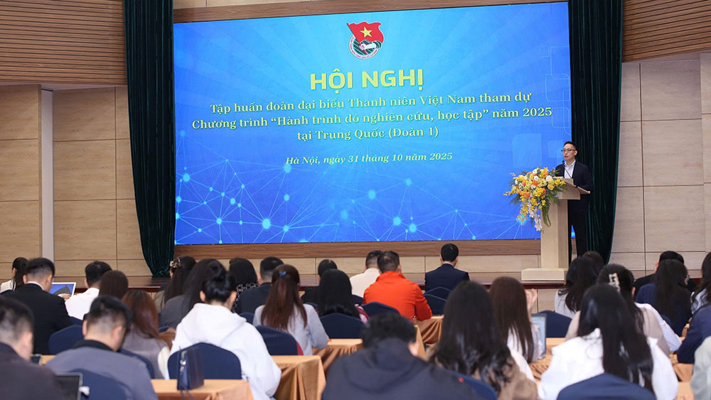 Quang cảnh buổi tập huấn. Quang cảnh buổi tập huấn.