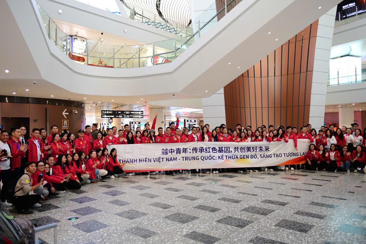 Đoàn đại biểu thanh niên Việt Nam tham dự Hành trình đỏ năm 2025 tại Bắc Kinh, Trung Quốc. Đoàn đại biểu thanh niên Việt Nam tham dự Hành trình đỏ năm 2025 tại Bắc Kinh, Trung Quốc.