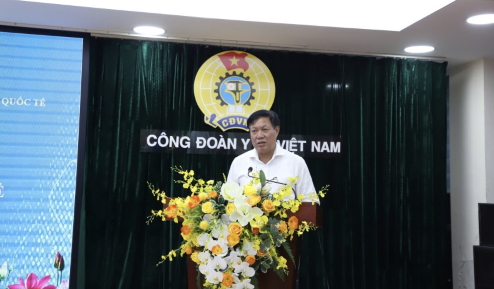 Thứ trưởng Bộ Y tế Đỗ Xuân Tuyên phát biểu tại chương trình.