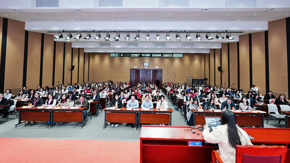 Đoàn đại biểu thanh niên Việt Nam tham dự chương trình.