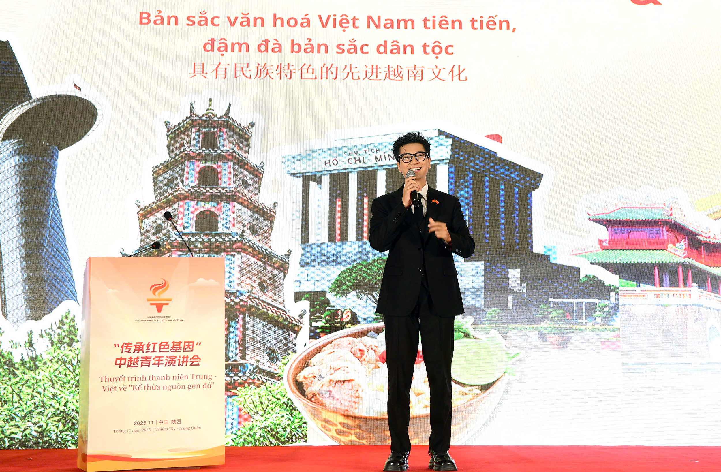 đại diện thanh niên Việt Nam trình bày các thuyết trình tại tọa đàm