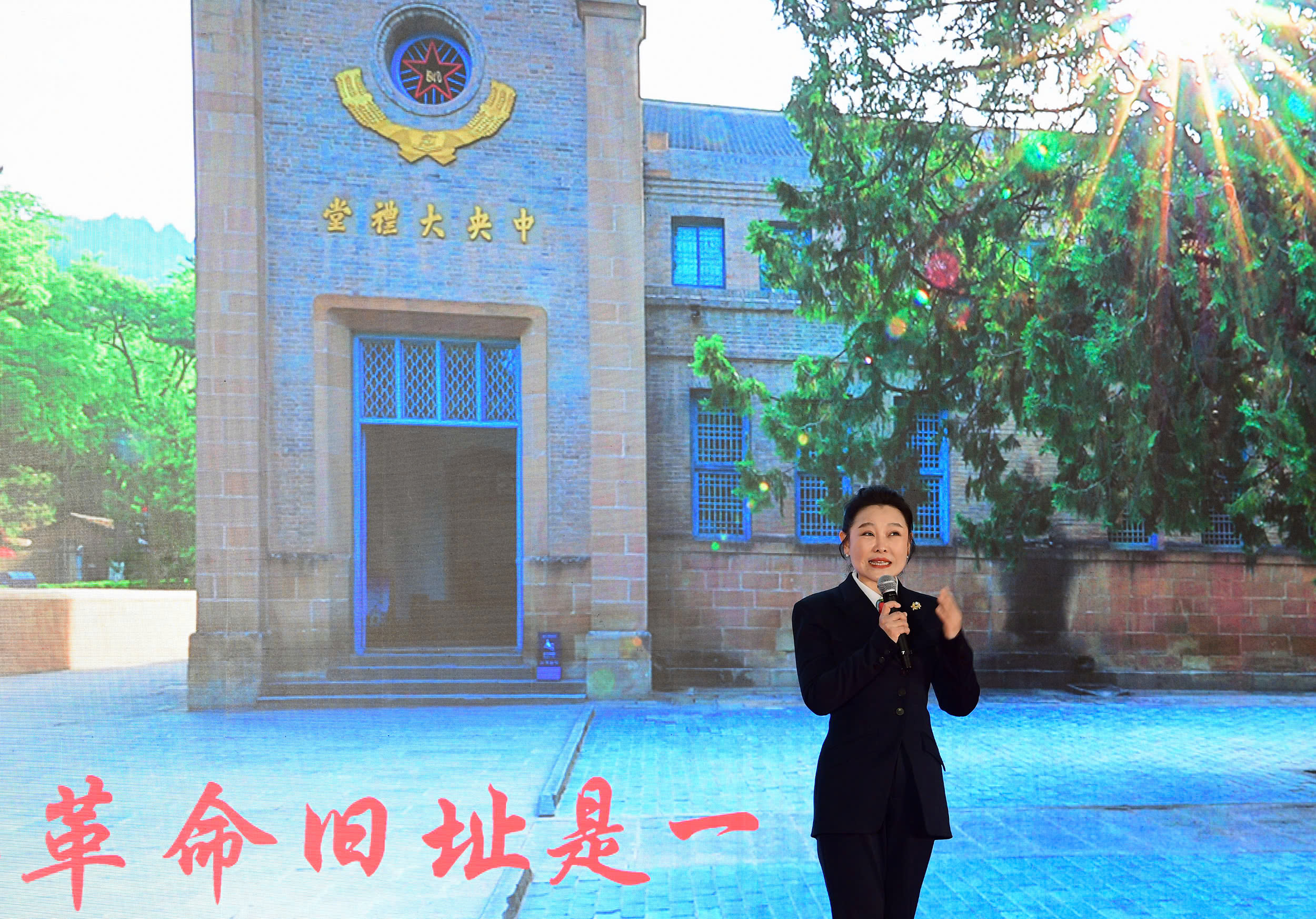 Đại biểu thanh niên Việt Nam - Trung Quốc tham luận, thuyết trình tại Diễn đàn