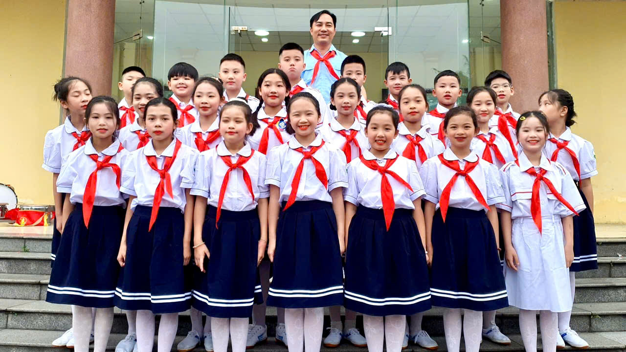 Hơn hai thập kỷ gắn bó với Đội: Vẫn cháy hết mình như tuổi đôi mươi