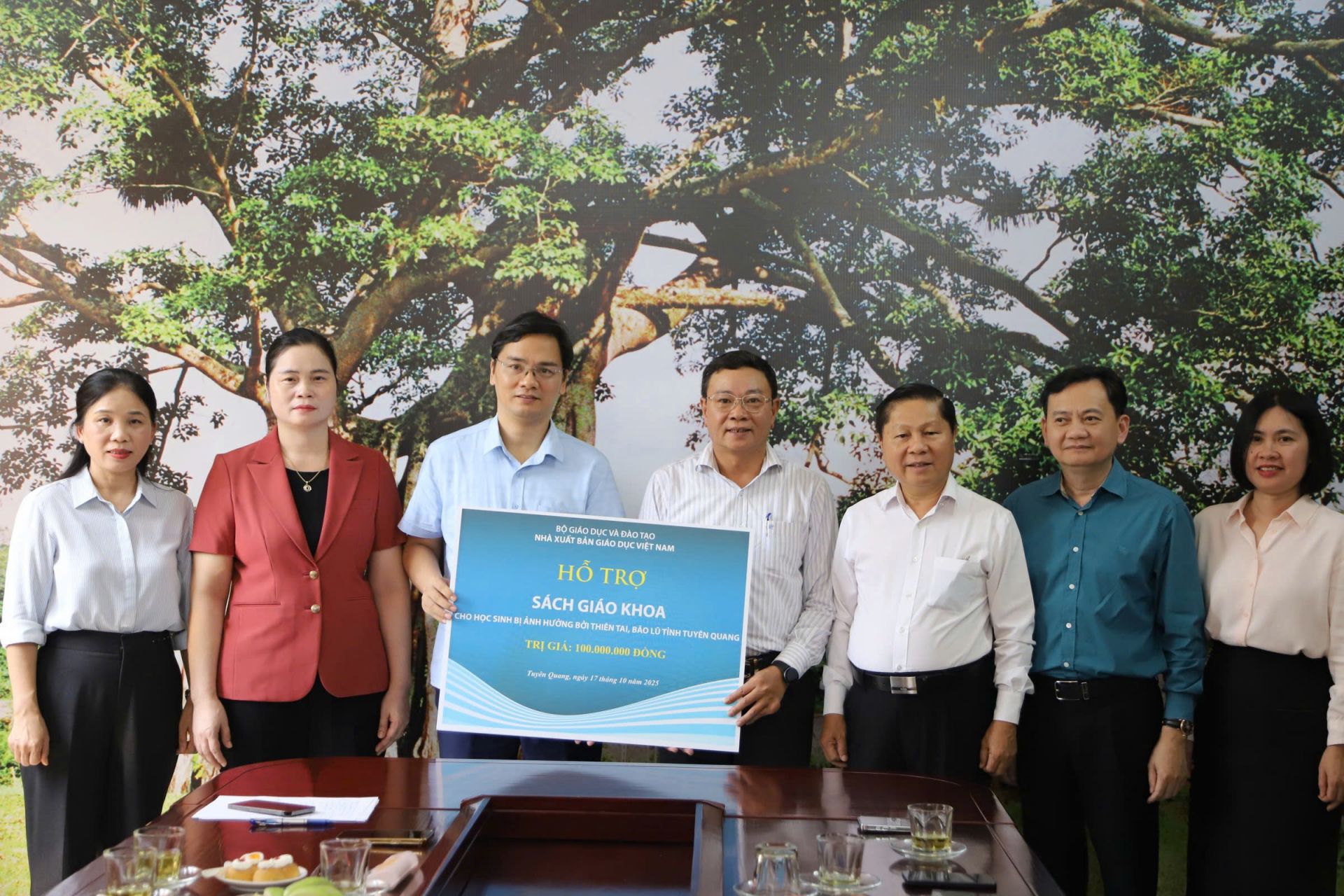 Lan tỏa thông điệp về trách nhiệm xã hội và tinh thần đồng hành, sẻ chia của NXBGDVN với ngành giáo dục.