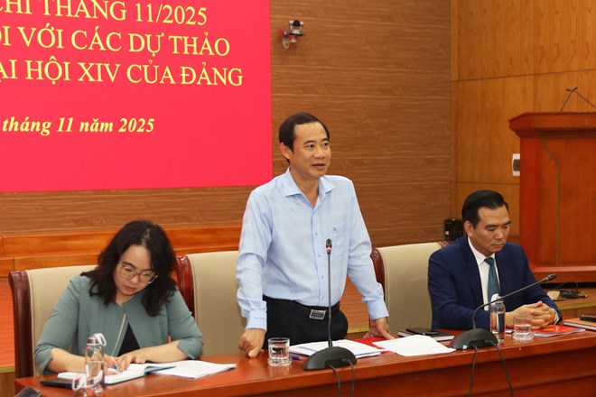 Ông Nguyễn Thái Học - Phó Bí thư Đảng ủy MTTQ, các đoàn thể Trung ương phát biểu tại hội nghị giao ban báo chí. 