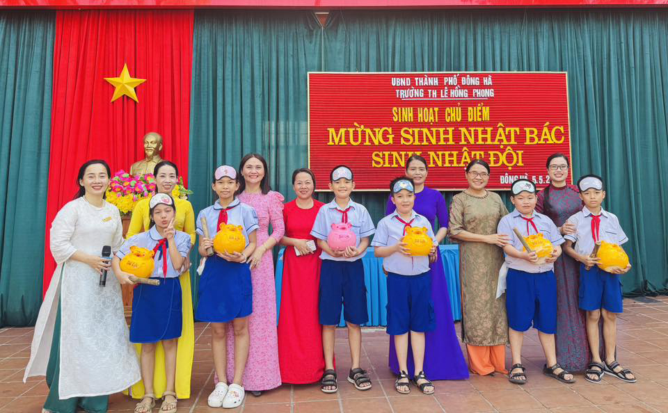 Nuôi heo đất dựng xây những nhịp cầu nhân ái.