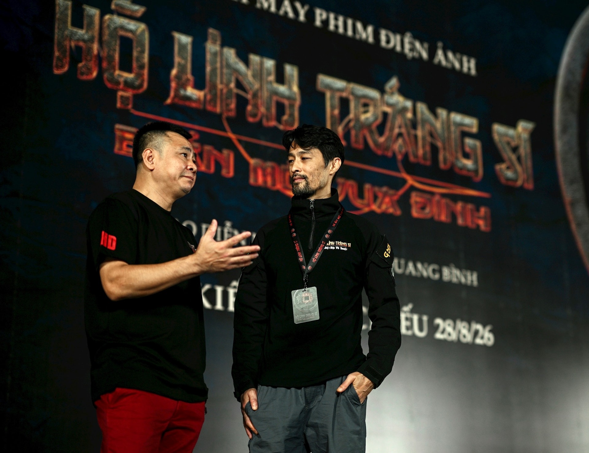 Nghệ sĩ Tự Long và Johny Trí Nguyễn tại lễ 