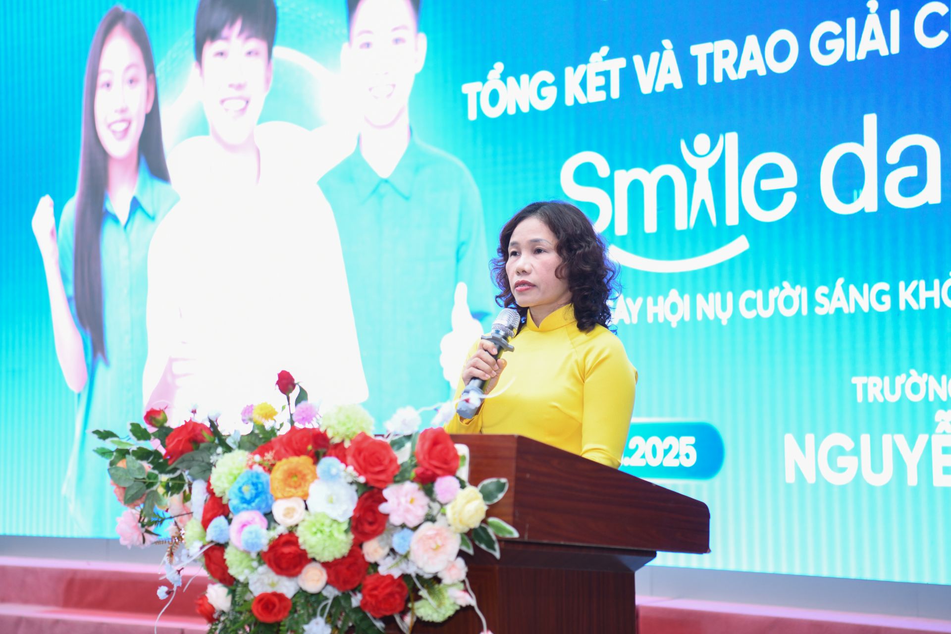 Nhà giáo Lê Thị Minh Huệ phát biểu tại chương trình.