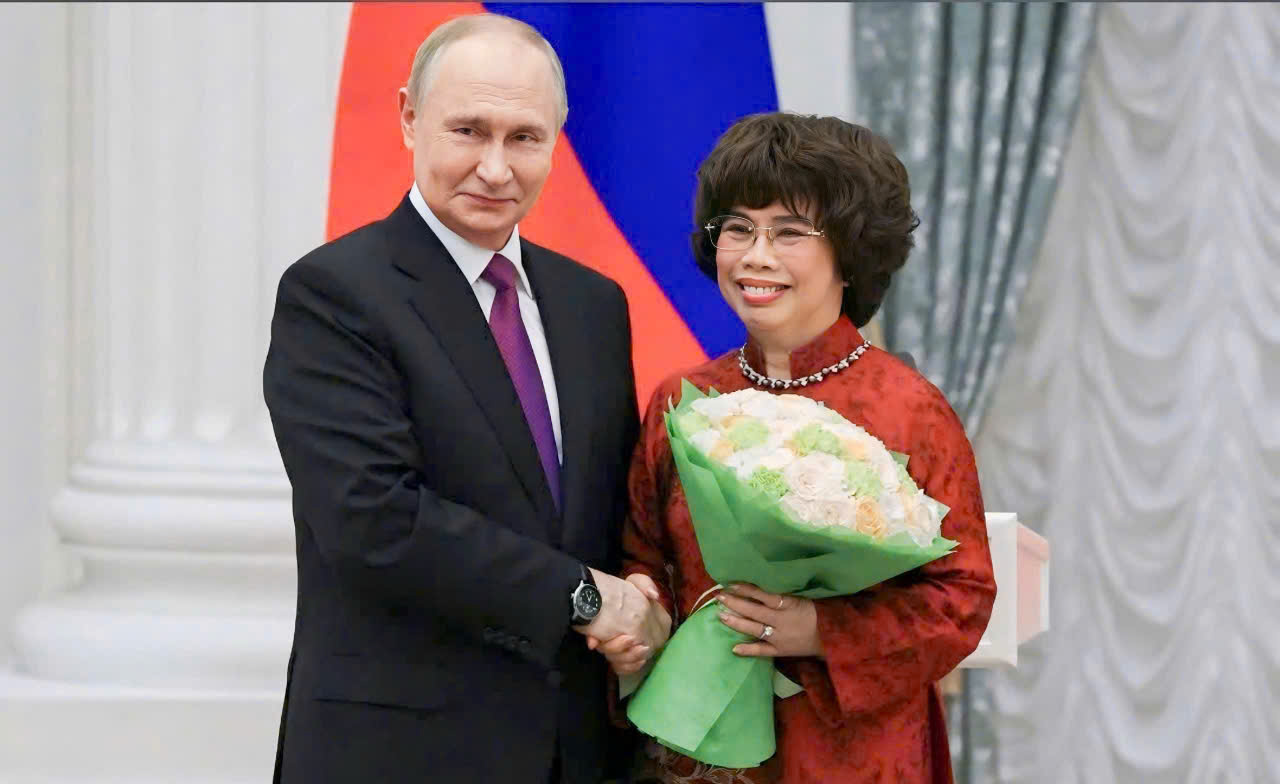 Tổng thống Vladimir Putin đích thân trao Huân chương Hữu nghị cho bà Thái Hương.