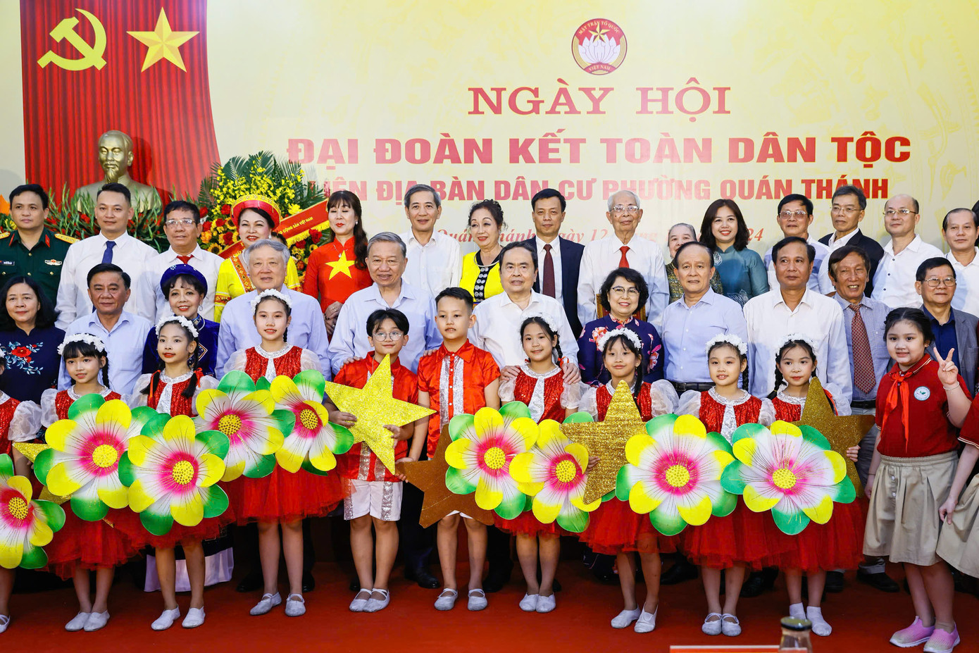Tổng Bí thư Tô Lâm cùng các lãnh đạo tham dự Ngày hội Đại Đoàn kết toàn dân tộc tại phường Quán Thánh năm 2024