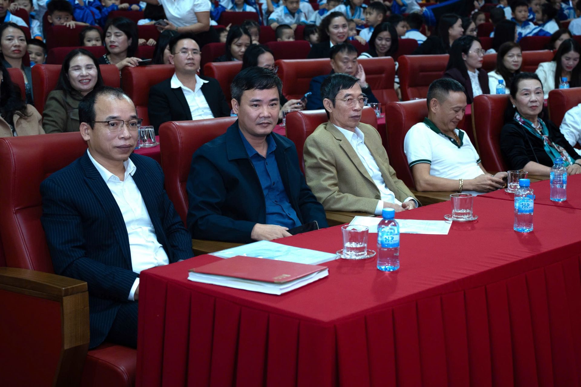 Đại biểu tham dự chương trình