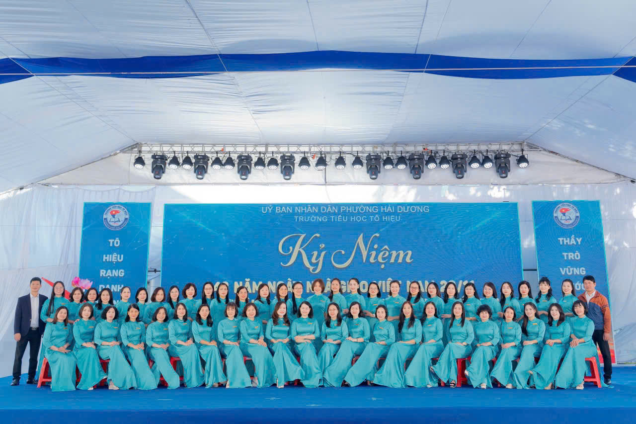 Tập thể cán bộ, giáo viên, công nhân viên trường Tô Hiệu luôn đoàn kết, chăm lo cho sự nghiệp dạy và học