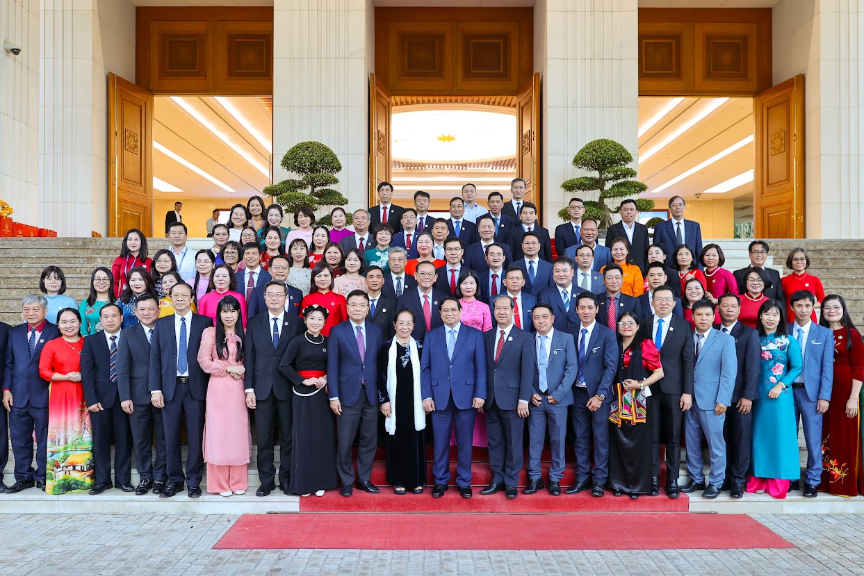 Thủ tướng: Đầu tư cho con người là đầu tư quan trọng nhất