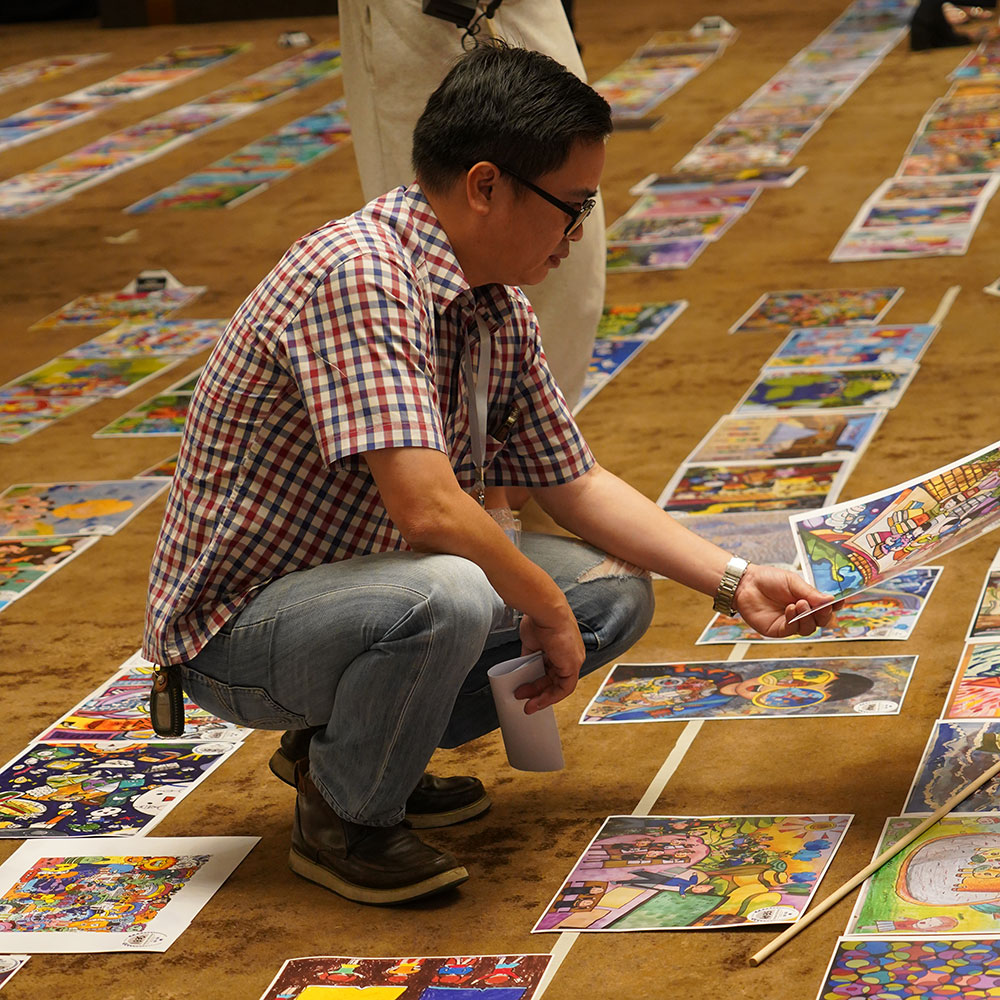 Quá trình đánh giá và chấm điểm được diễn ra công khai.