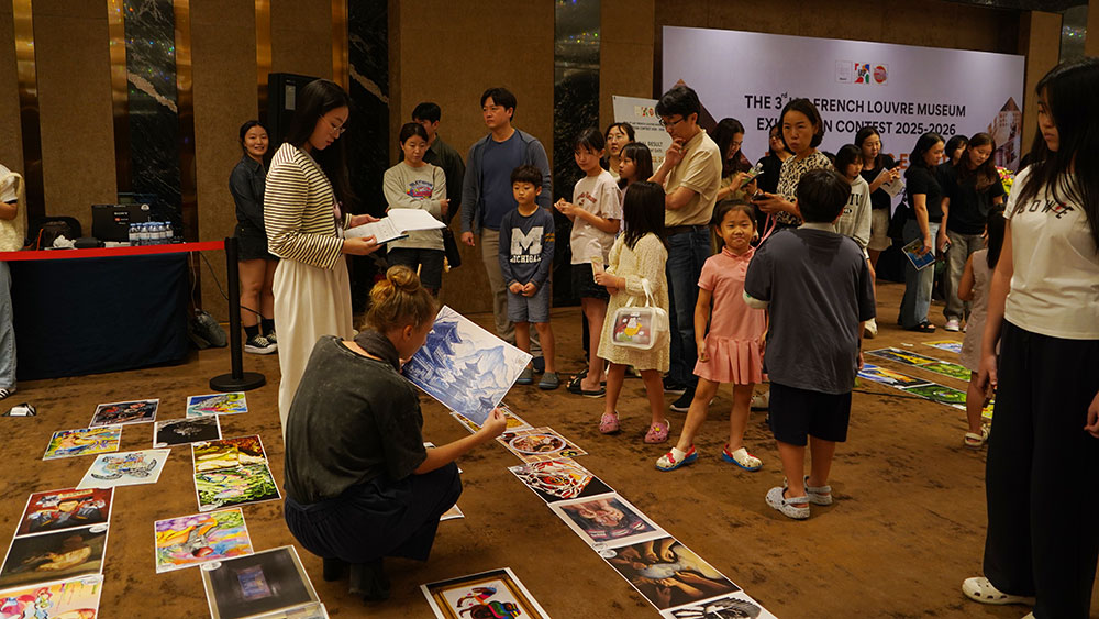 Cuộc thi gây ấn tượng mạnh với số lượng bài dự thi lớn và ngập tràn sắc màu.