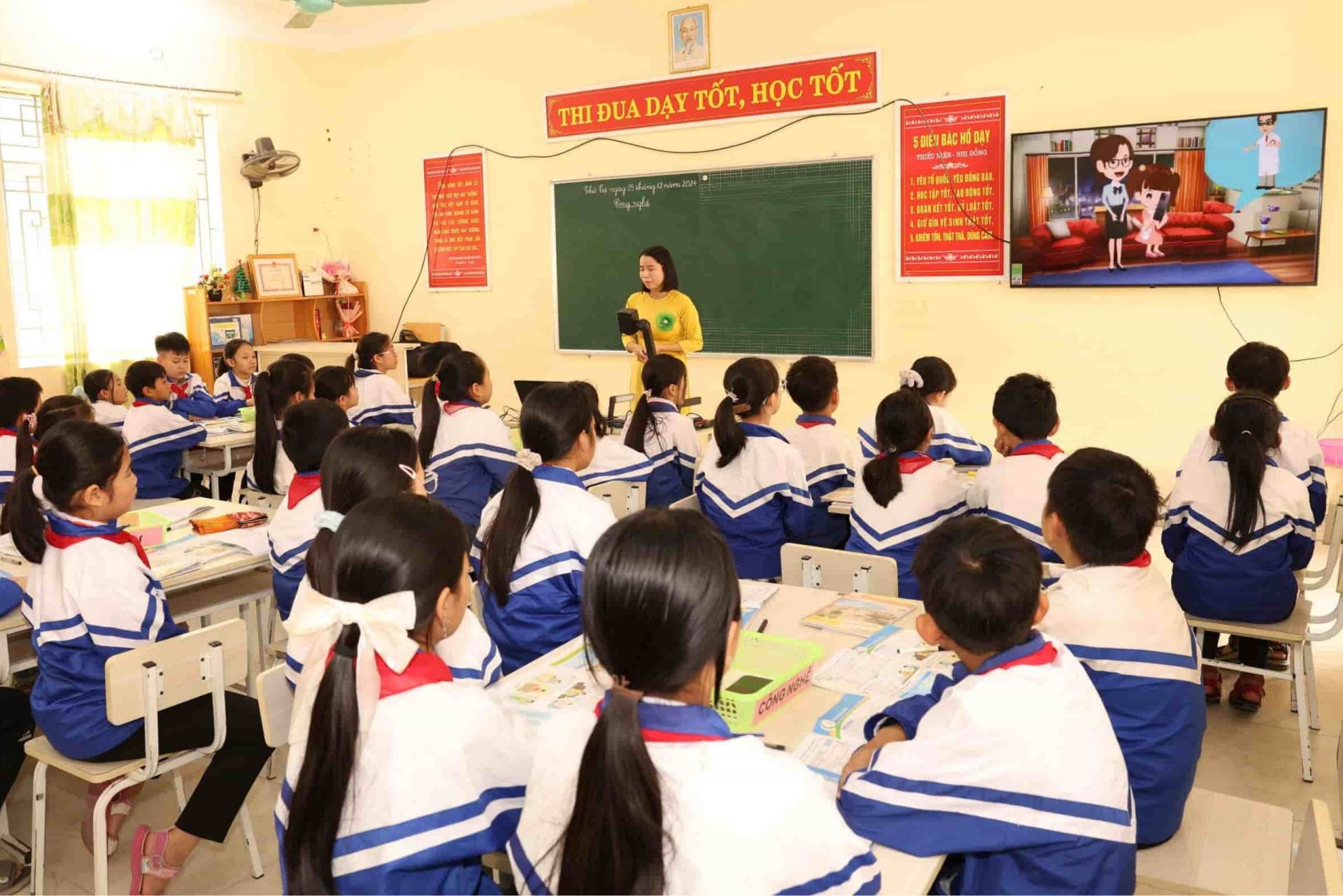 Học sinh được trang bị kỹ năng để làm chủ công nghệ sẽ giúp việc học thêm hiệu quả.