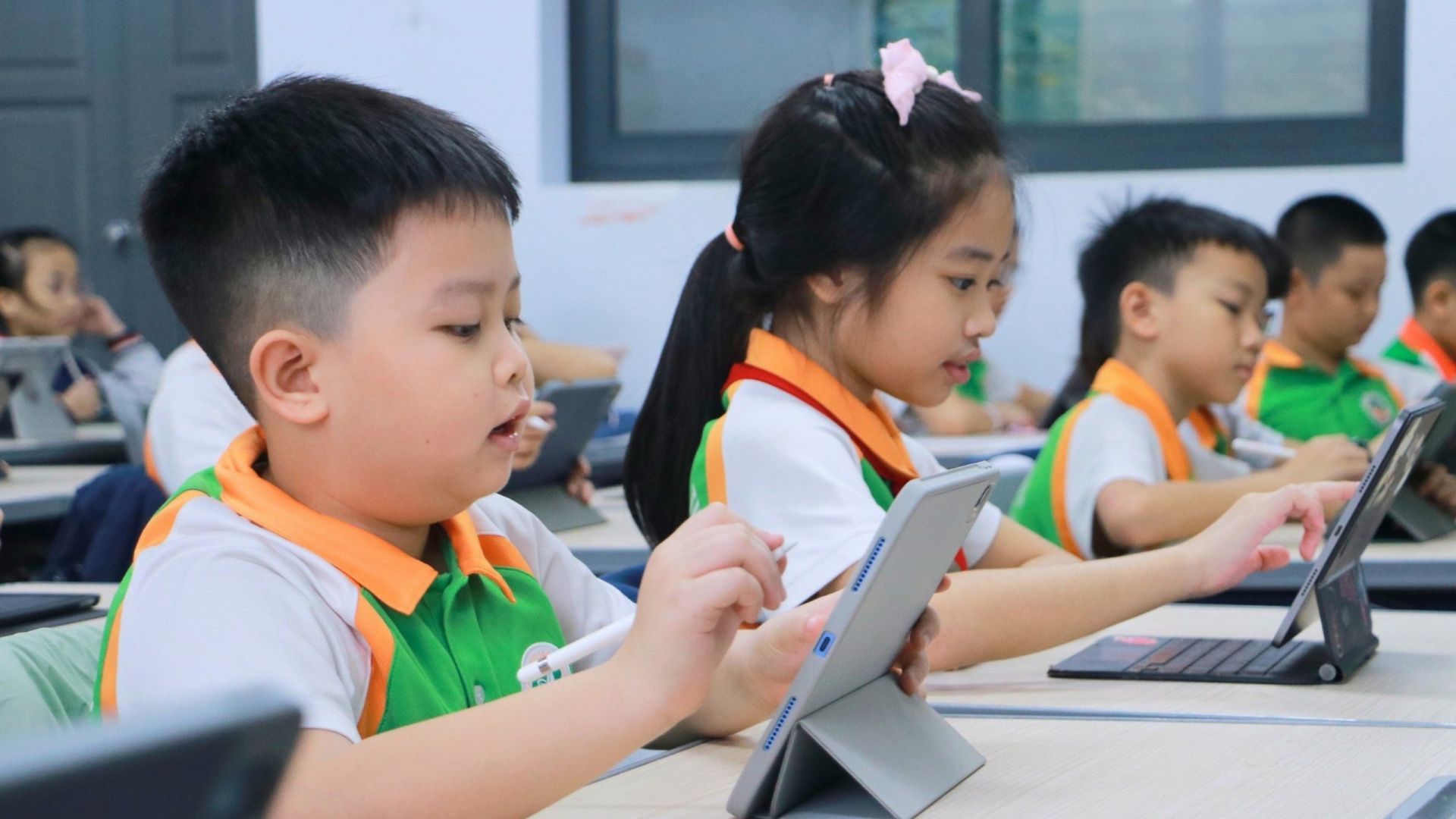 Thầy dạy tốt, trò học nhanh và những trăn trở cùng "trợ lý AI"