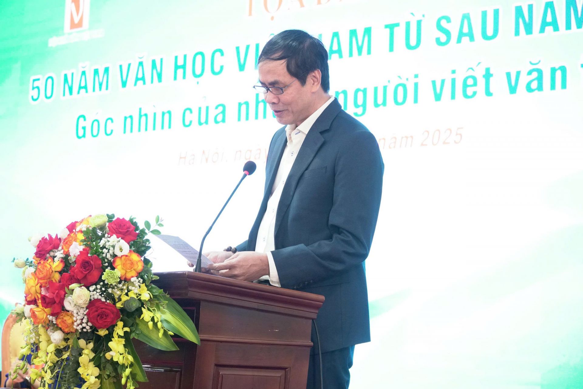 Nhà thơ Hữu Việt – Ủy viên Ban Chấp hành Hội Nhà văn Việt Nam – nhấn mạnh trách nhiệm của người viết trẻ đối với tương lai văn học Việt Nam.