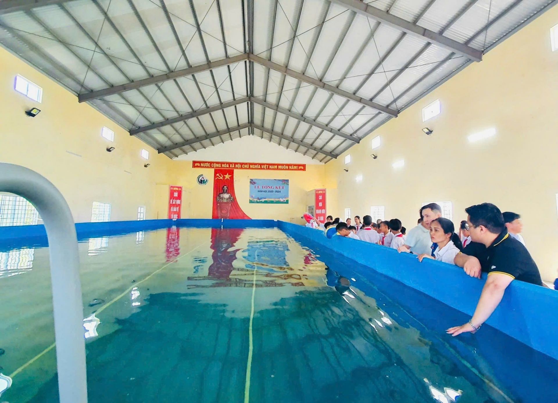 Dự án “Bể bơi cho em” được Tỉnh đoàn Quảng Trị và các nhà tài trợ triển khai.