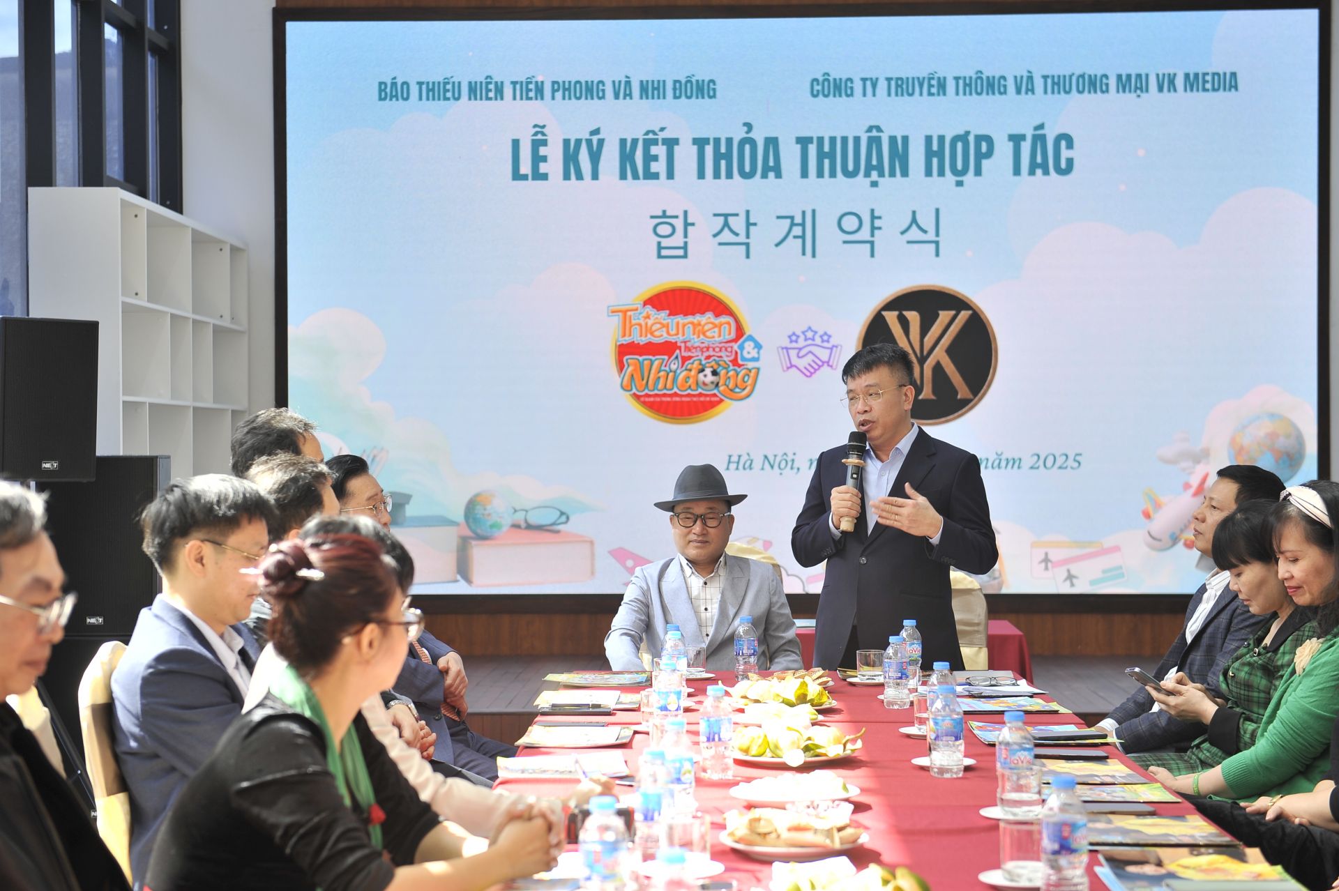 Nhà văn, nhà báo Nguyễn Phan Khuê, Tổng Biên tập Báo TNTP&NĐ phát biểu tại buổi lễ.