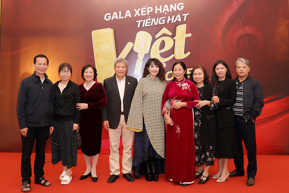 Khán giả cổ vũ nồng nhiệt tại Nhà hát Âu Cơ.